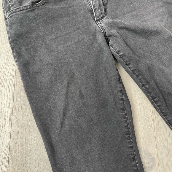 MEN’S EVERYDAY JEANS!! - Picture 3 of 6
